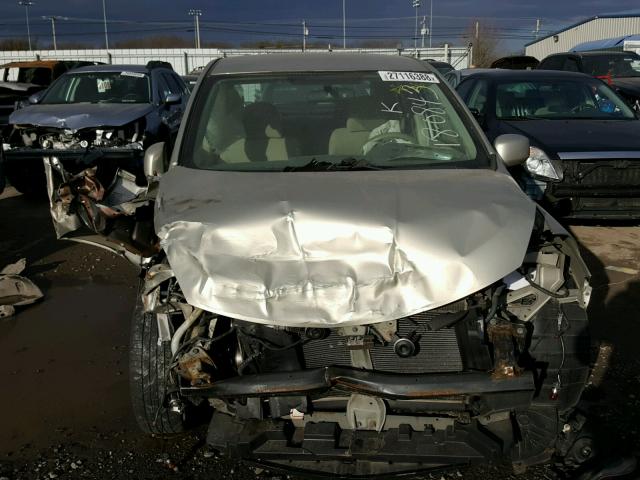 3N1BC11E57L449562 - 2007 NISSAN VERSA S TAN photo 9