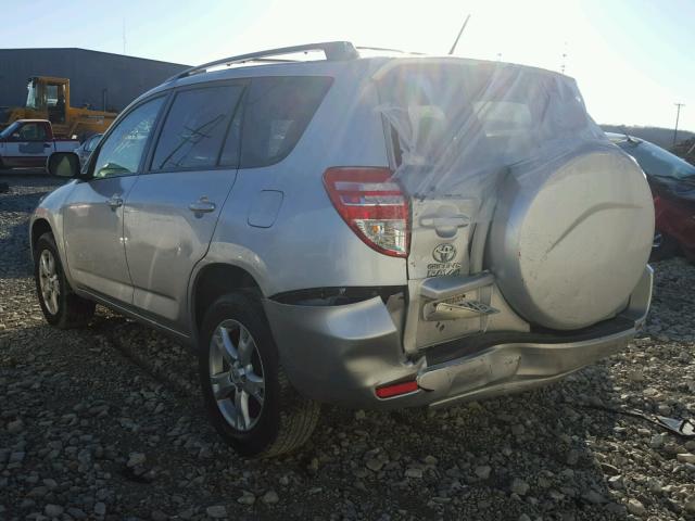 2T3BF4DV1CW220381 - 2012 TOYOTA RAV4 SILVER photo 3