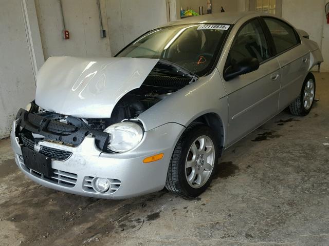 1B3ES56C75D262503 - 2005 DODGE NEON SXT SILVER photo 2