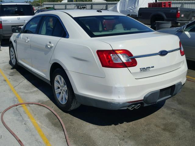 1FAHP2DW3AG152572 - 2010 FORD TAURUS SE WHITE photo 3