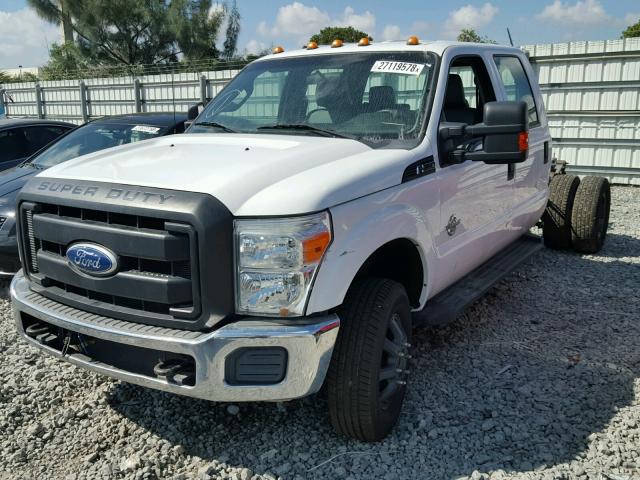 1FT8W3DT1BEB38370 - 2011 FORD F350 SUPER WHITE photo 2