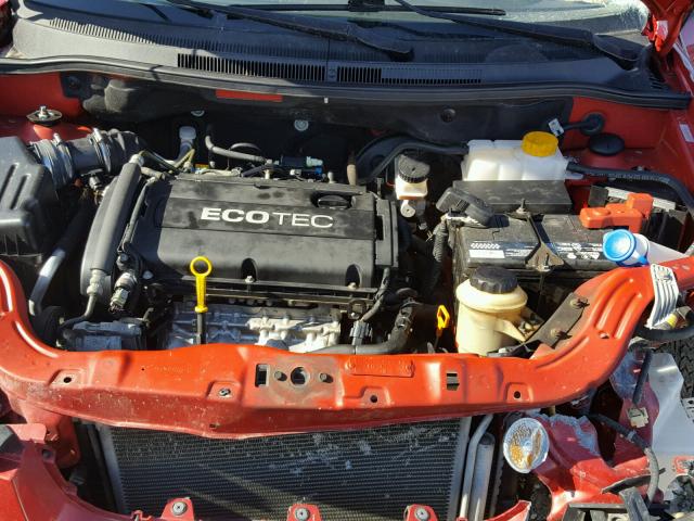 KL1TD56EX9B324079 - 2009 CHEVROLET AVEO LS RED photo 7