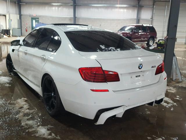 WBSFV9C57FD595138 - 2015 BMW M5 WHITE photo 3