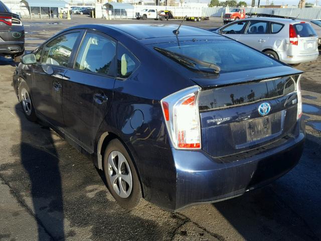 JTDKN3DU5F1938846 - 2015 TOYOTA PRIUS BLUE photo 3