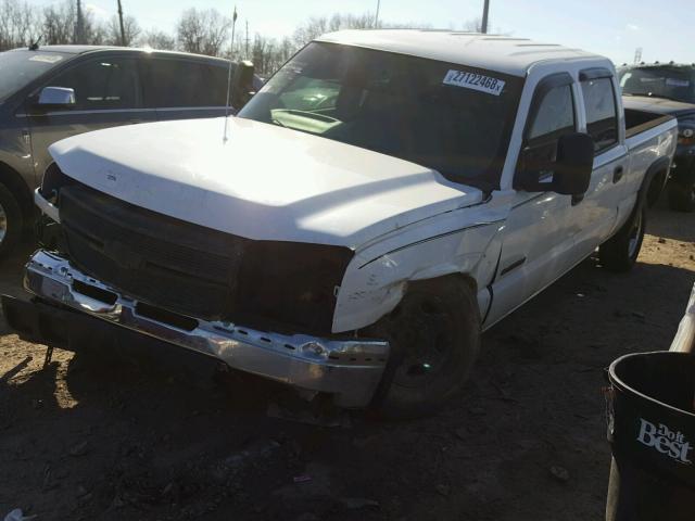 1GCHC23U45F872738 - 2005 CHEVROLET SILVERADO WHITE photo 2