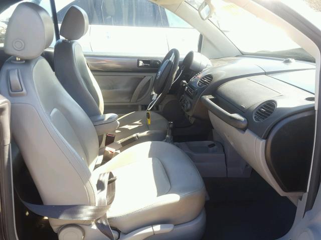 3VWRF31Y66M300320 - 2006 VOLKSWAGEN NEW BEETLE 灰色 照片 5