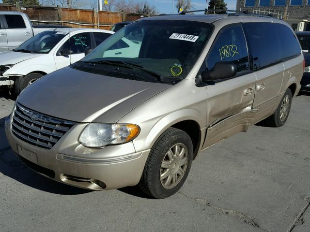 2C4GP64L25R136094 - 2005 CHRYSLER TOWN & COU TAN photo 2