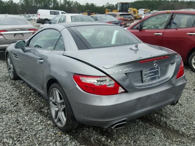 WDDPK4HA2FF098943 - 2015 MERCEDES-BENZ SLK 250 GRAY photo 3