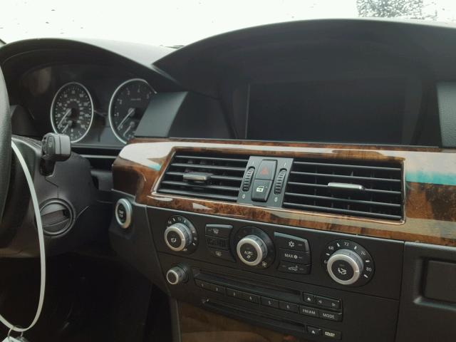 WBANV93518C130895 - 2008 BMW 535 XI შავი ფოტო 9