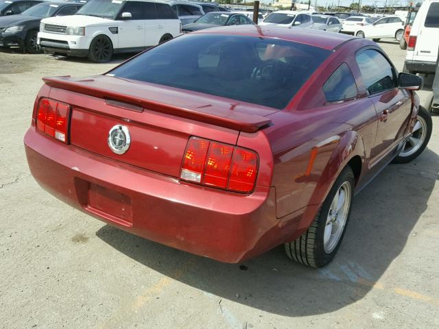 1ZVHT80N675356290 - 2007 FORD MUSTANG RED photo 4