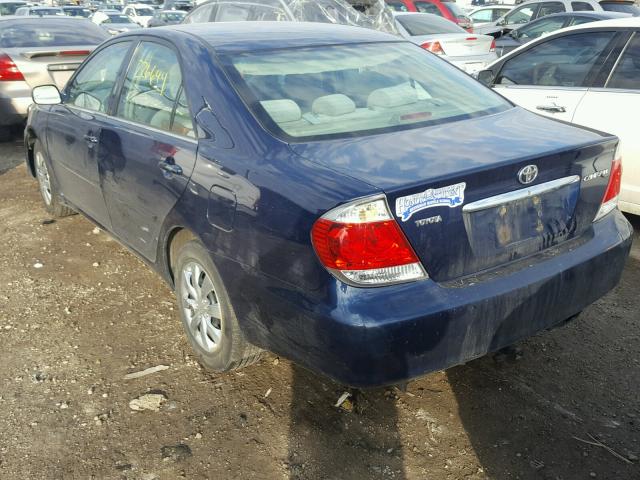 4T1BE32K75U429545 - 2005 TOYOTA CAMRY LE BLUE photo 3