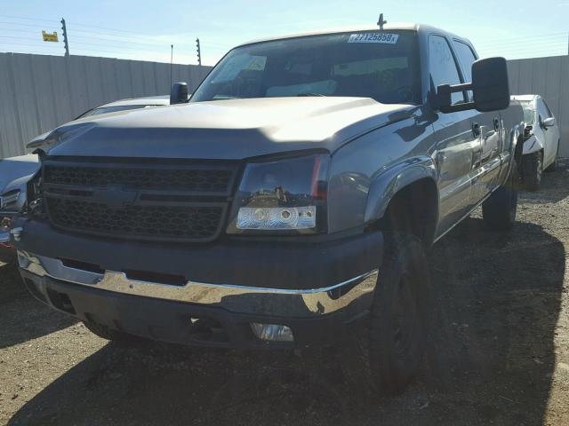 1GCHK23D46F165675 - 2006 CHEVROLET SILVERADO BROWN photo 2