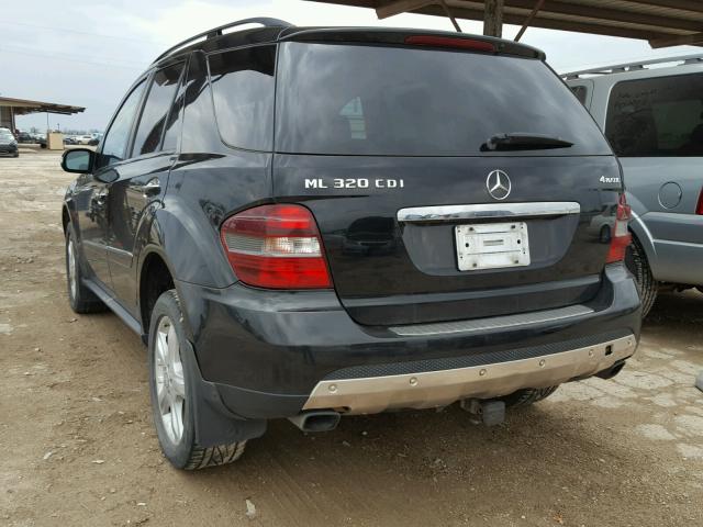 4JGBB22E48A331625 - 2008 MERCEDES-BENZ ML 320 CDI BLACK photo 3