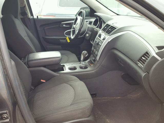 1GNKVGED5BJ245220 - 2011 CHEVROLET TRAVERSE L GRAY photo 5