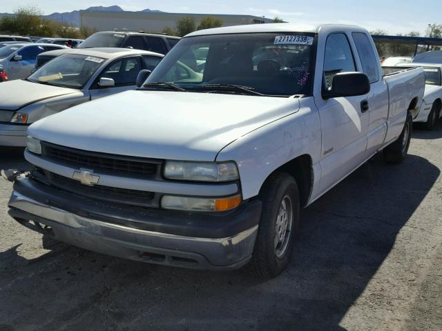 1GCEC19V12E177812 - 2002 CHEVROLET SILVERADO WHITE photo 2