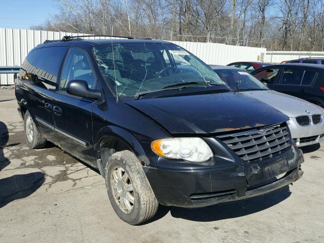 2C4GP54L95R567462 - 2005 CHRYSLER TOWN & COU BLACK photo 1