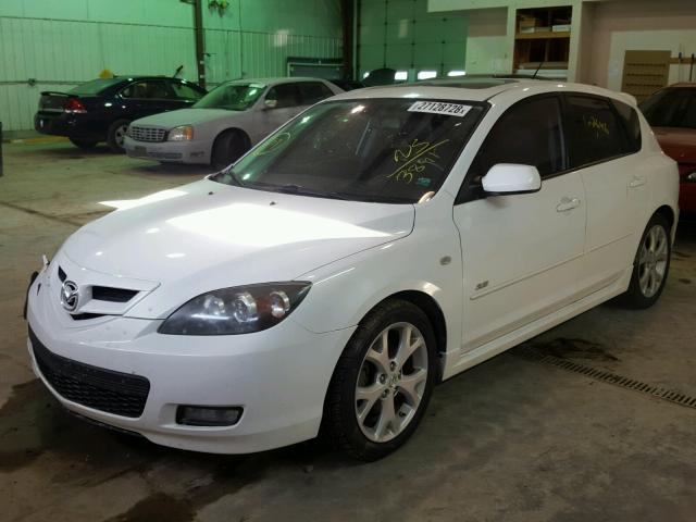 JM1BK343881143891 - 2008 MAZDA 3 HATCHBAC WHITE photo 2