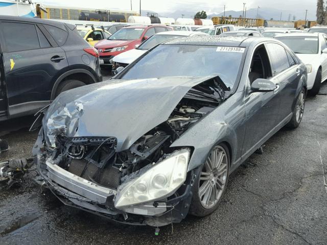 WDDNG71X38A205829 - 2008 MERCEDES-BENZ S 550 GRAY photo 2