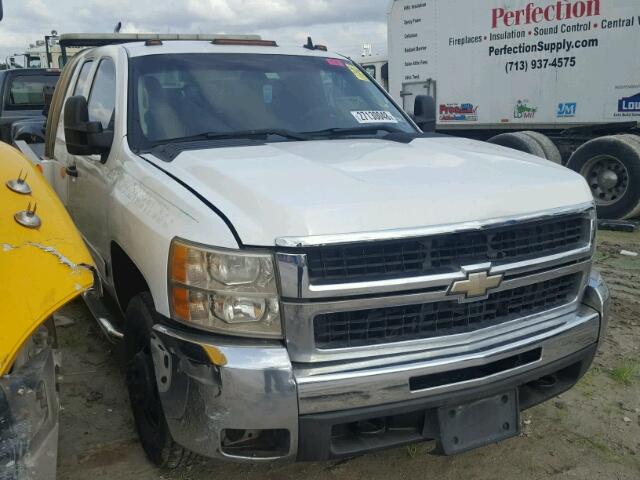 1GBJC89K99E101797 - 2009 CHEVROLET SILVERADO WHITE photo 1