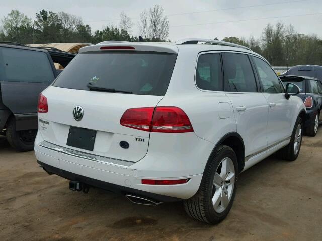 WVGEP9BP9DD002257 - 2013 VOLKSWAGEN TOUAREG V6 WHITE photo 3