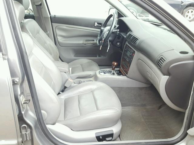 WVWTH63B03P437384 - 2003 VOLKSWAGEN PASSAT GLX GRAY photo 5