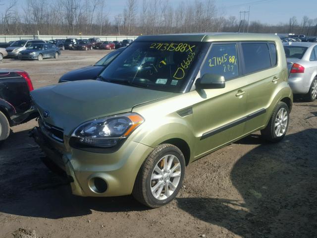 KNDJT2A6XD7558509 - 2013 KIA SOUL + GREEN photo 2