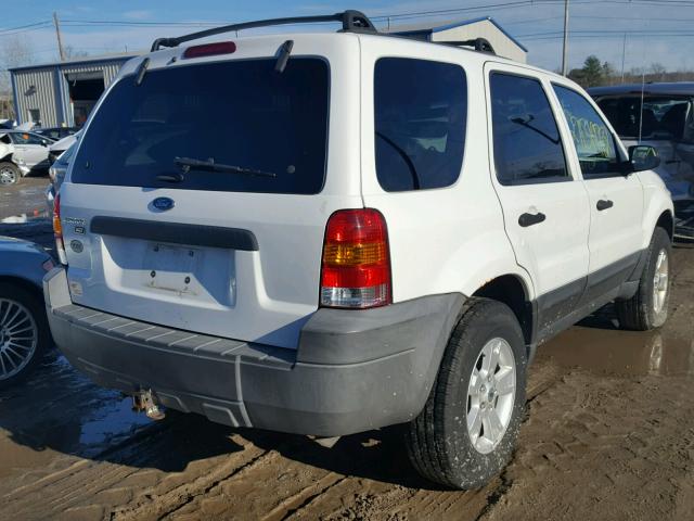 1FMYU03195KA25109 - 2005 FORD ESCAPE XLT WHITE photo 4