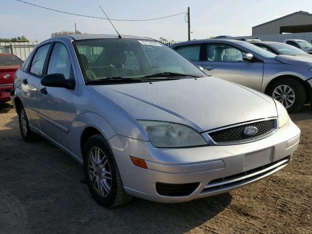 1FAFP34N15W228693 - 2005 FORD FOCUS ZX4 SILVER photo 1