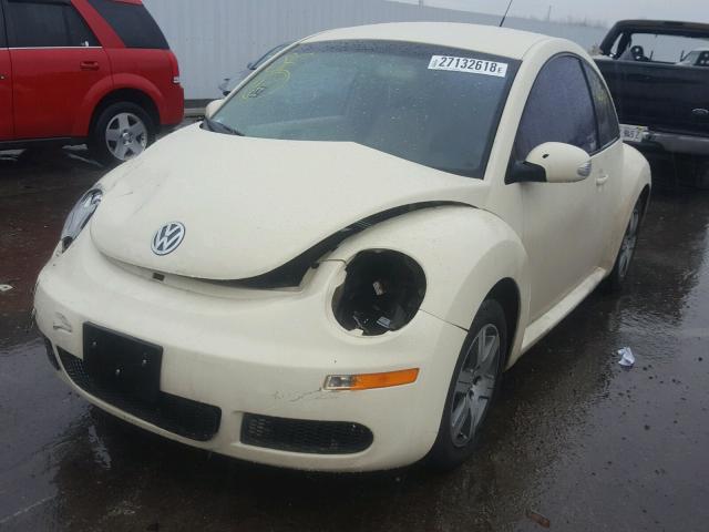 3VWPW31C76M415326 - 2006 VOLKSWAGEN NEW BEETLE 奶油色 照片 2
