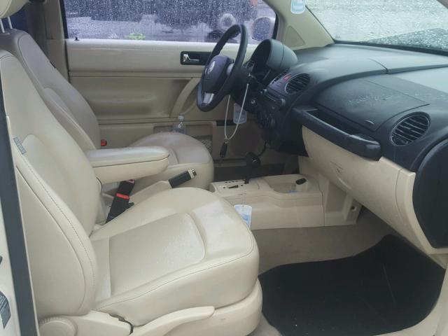 3VWPW31C76M415326 - 2006 VOLKSWAGEN NEW BEETLE 奶油色 照片 5