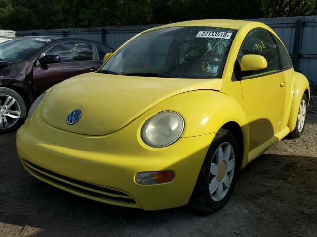3VWBB61C8WM045169 - 1998 VOLKSWAGEN NEW BEETLE YELLOW photo 2