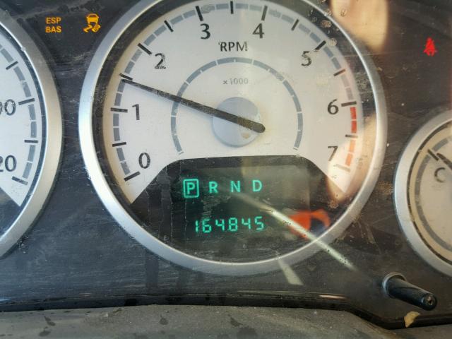 2A4RR5D12AR491590 - 2010 CHRYSLER TOWN & COU SILVER photo 8