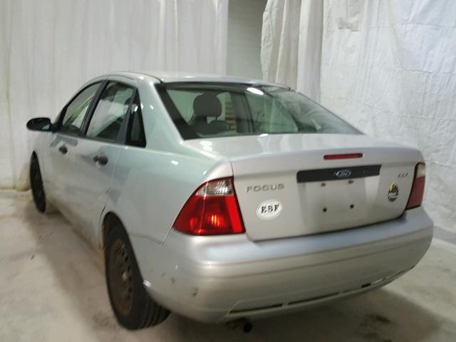 1FAFP34N75W170346 - 2005 FORD FOCUS ZX4 GRAY photo 3