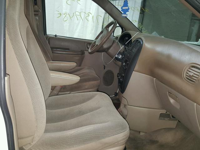 1C4GJ25332B652368 - 2002 CHRYSLER VOYAGER WHITE photo 5