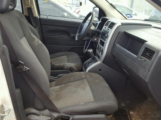 1J8FT47W08D706434 - 2008 JEEP COMPASS SP WHITE photo 5