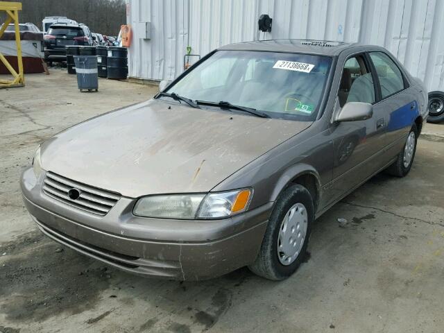 4T1BG22K6XU878139 - 1999 TOYOTA CAMRY CE GOLD photo 2