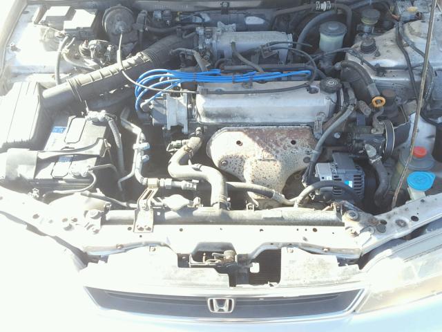 1HGCD5530VA017918 - 1997 HONDA ACCORD LX SILVER photo 7