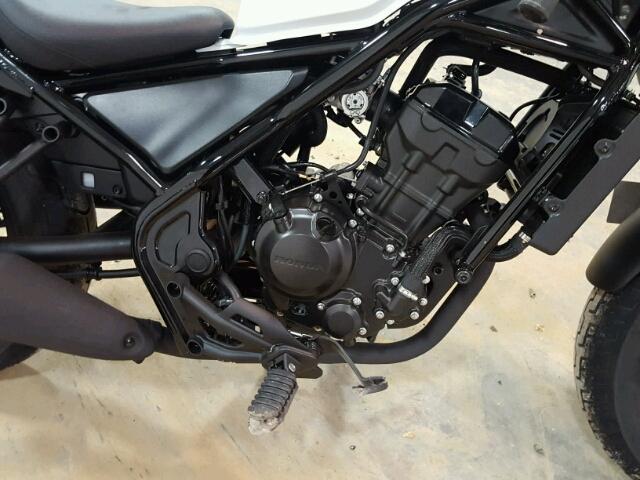 MLHNC5300H5002042 - 2017 HONDA CMX300 BLACK photo 7