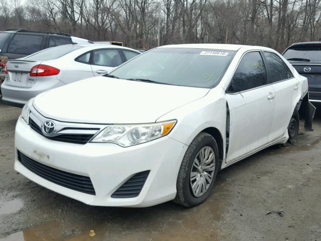 4T1BF1FK0CU540365 - 2012 TOYOTA CAMRY BASE WHITE photo 2