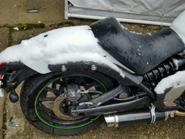 JKAENEA13FDA01928 - 2015 KAWASAKI EN650 A 白色 照片 6