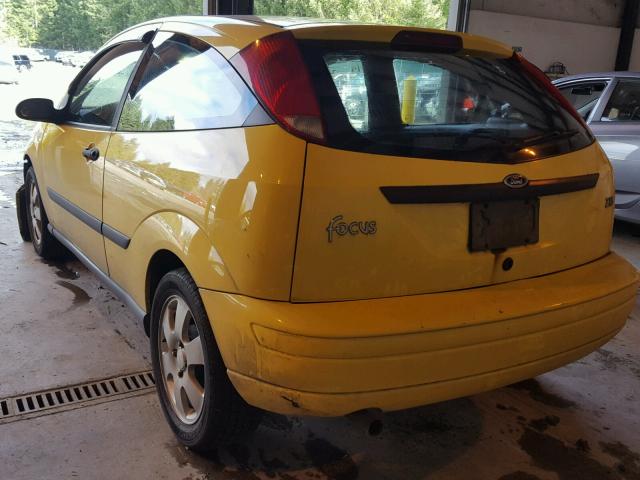 3FAFP313X2R158080 - 2002 FORD FOCUS ZX3 YELLOW photo 3