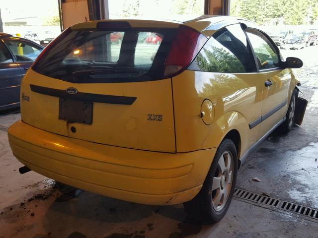 3FAFP313X2R158080 - 2002 FORD FOCUS ZX3 YELLOW photo 4