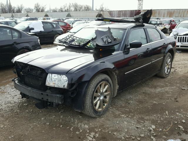 2C3KA53G77H852626 - 2007 CHRYSLER 300 TOURIN BLACK photo 2