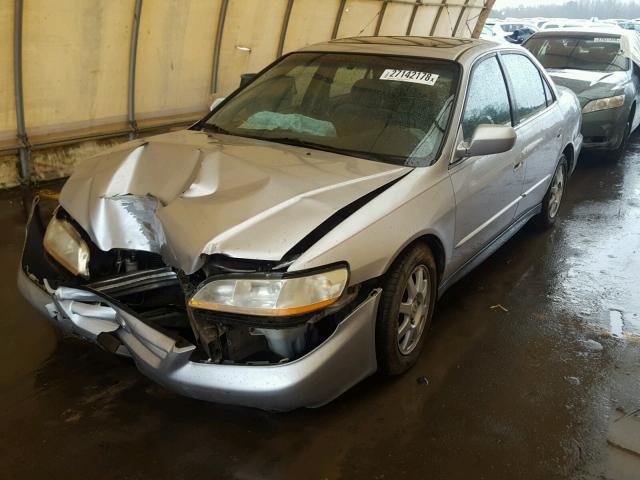 1HGCG56762A075021 - 2002 HONDA ACCORD SE SILVER photo 2