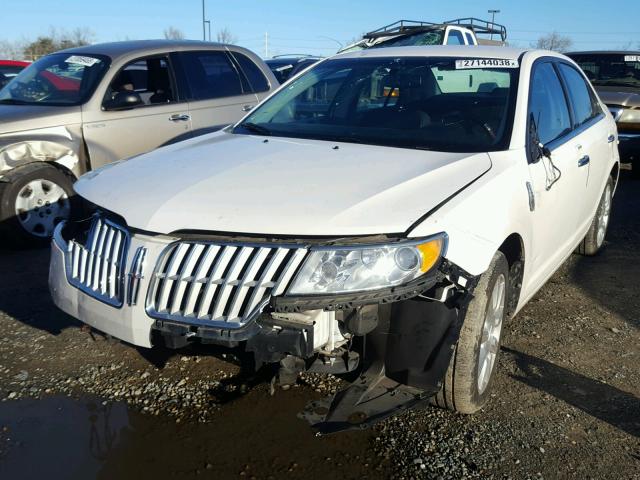 3LNHL2GC0CR801288 - 2012 LINCOLN MKZ WHITE photo 2