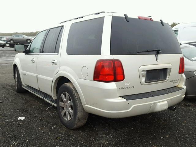 5LMFU28506LJ04269 - 2006 LINCOLN NAVIGATOR WHITE photo 3