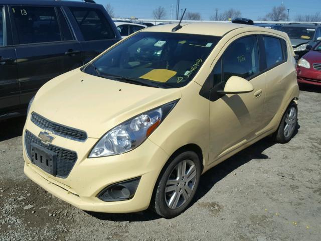 KL8CD6S95EC427916 - 2014 CHEVROLET SPARK 1LT YELLOW photo 2