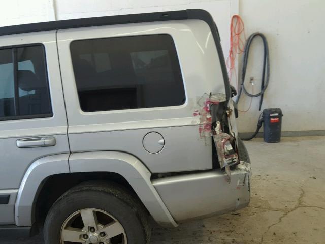 1J8HH48KX7C587320 - 2007 JEEP COMMANDER SILVER photo 9