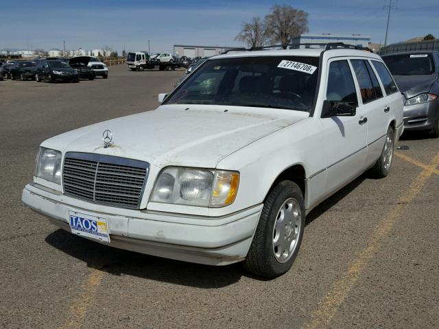 WDBEA92E3RF279808 - 1994 MERCEDES-BENZ E 320 WHITE photo 2