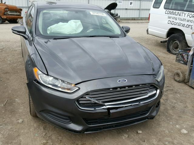 3FA6P0H79GR331277 - 2016 FORD FUSION SE CHARCOAL photo 9